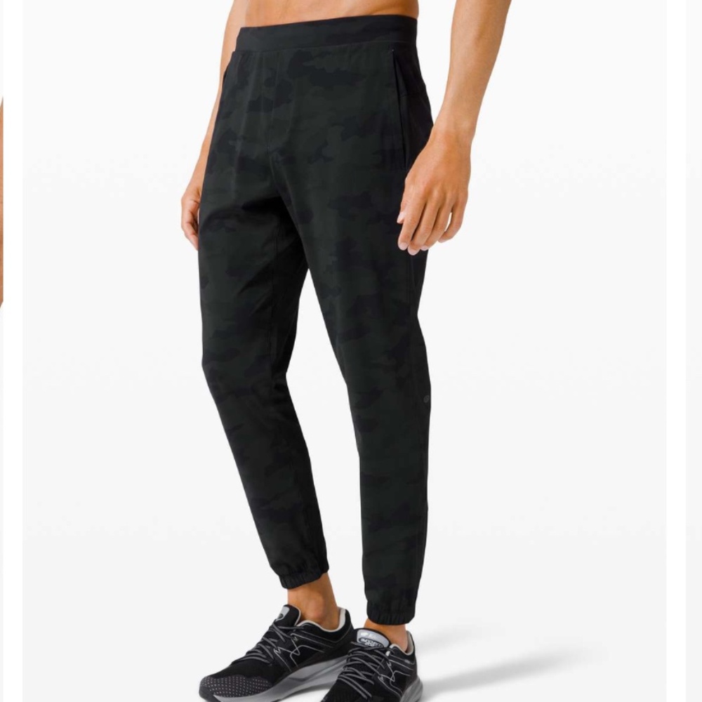 lululemon Camo‎ Surge Jogger Size L Style m5aa6s